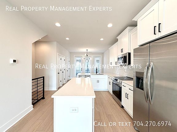 5th image of 2158 N Graham St