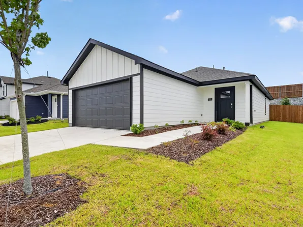 3008 Carrington Hill Dr, Sherman, TX 75092
