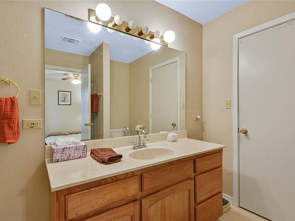 5th image of 1706 Highland Ave