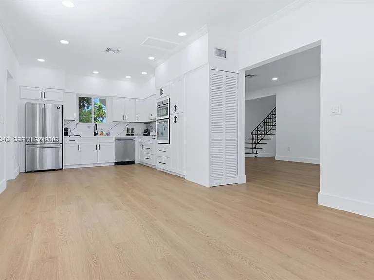 1510 S Treasure Dr — Photo 18