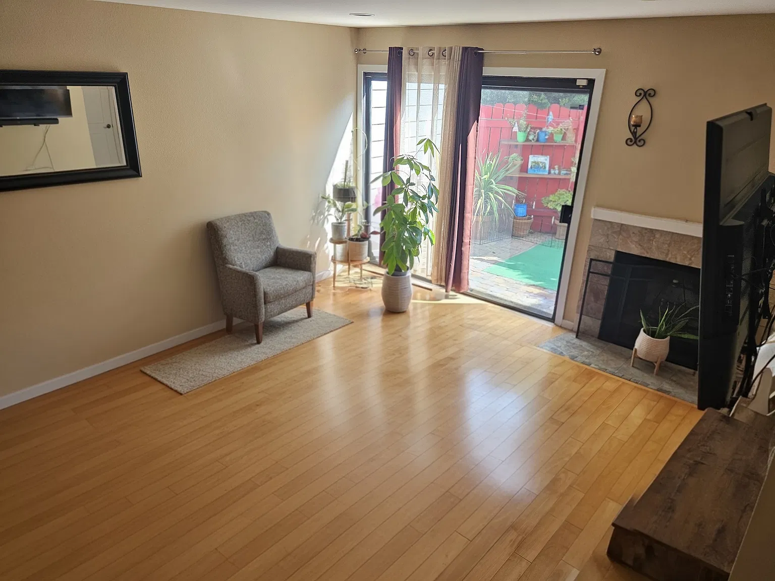 2109 Clark Ln Apt C - APT C — Photo 4