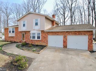 8404 Isles Dr, Pasadena, MD 21122
