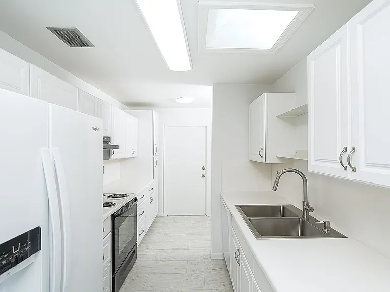 494 Romano St — Photo 26