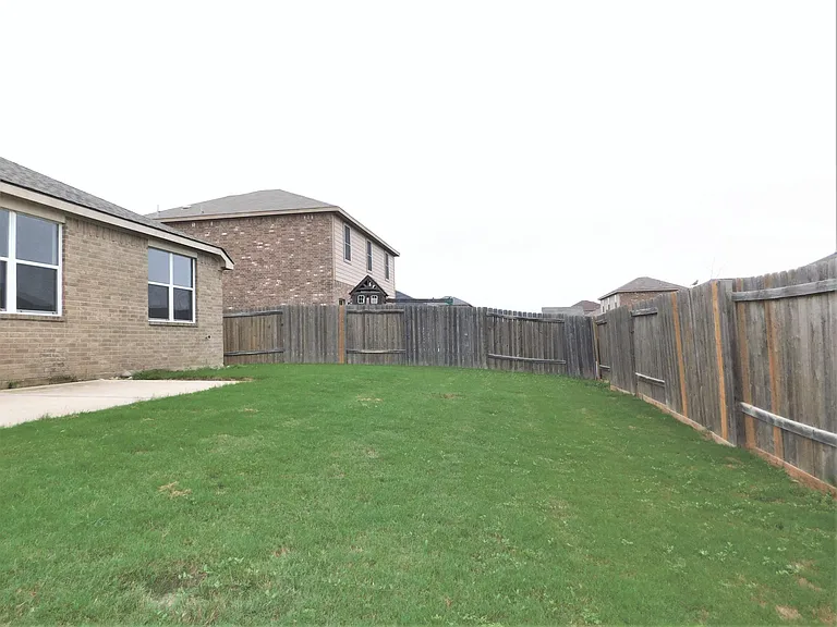 101 Kincaid Dr — Photo 23