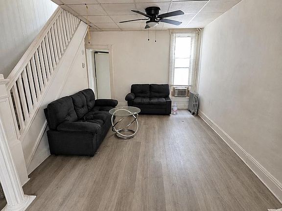 4th image of 255 W 31st St