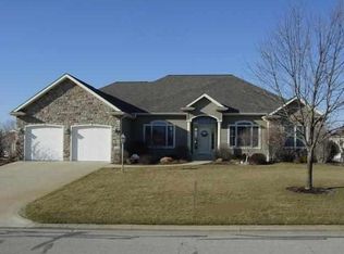 2086 E Barberry Dr, Warsaw, IN