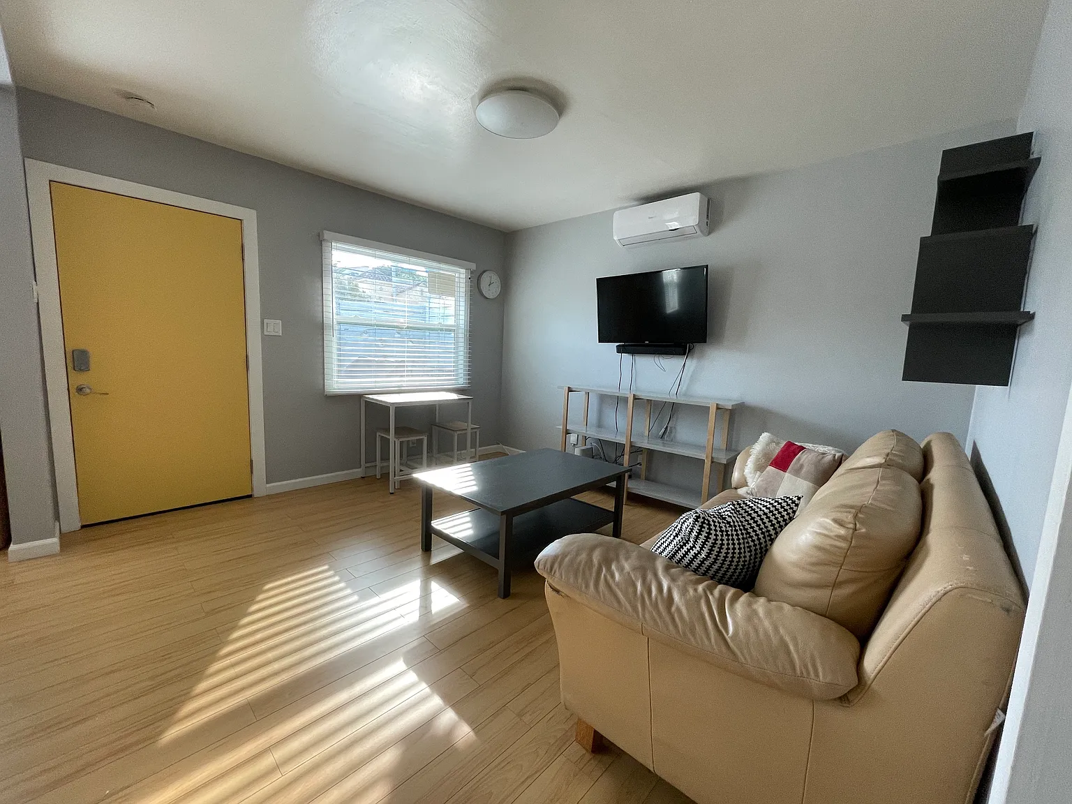 1 bed, 500 sqft, $1,650 — Photo 2