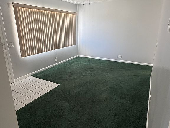 5th image of 120 Elliott Ln