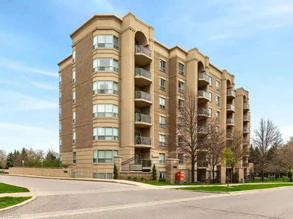 2085 Amherst Heights Dr #Penthouse 8, Burlington, ON L7P 5C2