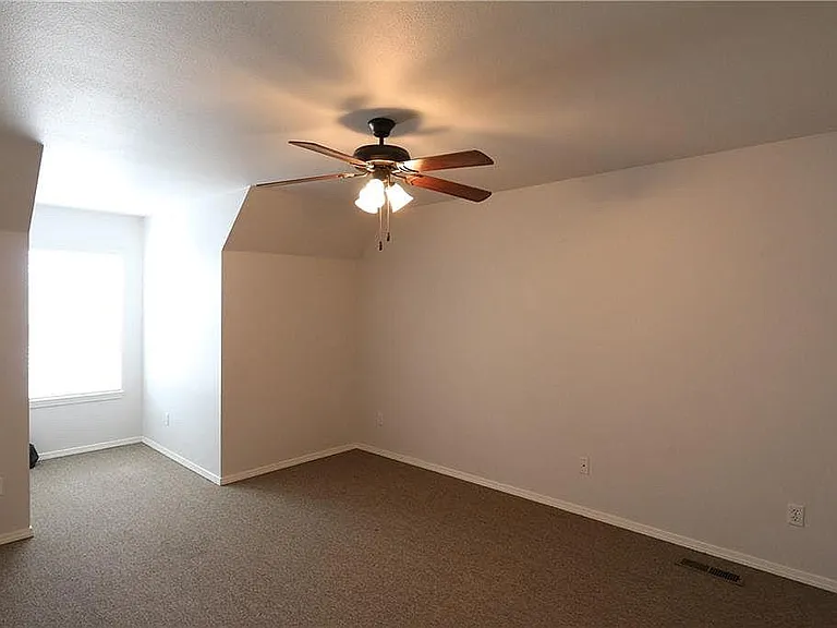 8864 Williams Rd — Photo 11