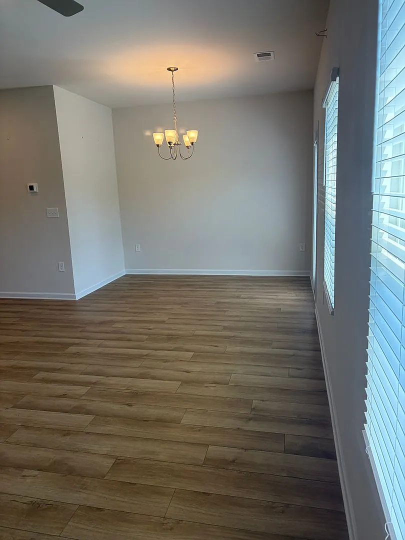 Beautiful Townhome — Photo 4