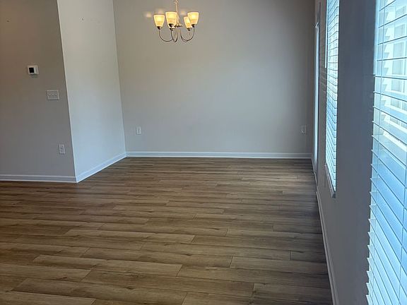 4th image of 1173 Westhampton Way