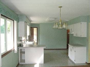 3rd image of W395N5869 Laketon Ave