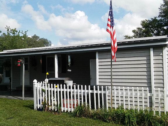 3rd image of 122 Hickory Ln