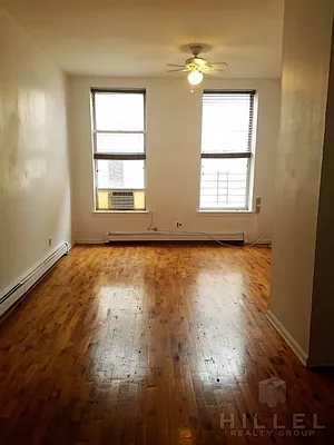 Rented by Hillel Realty Group | media 6