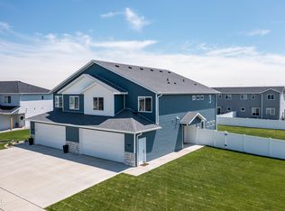 5601 Iron Dr, Bismarck, ND 58503