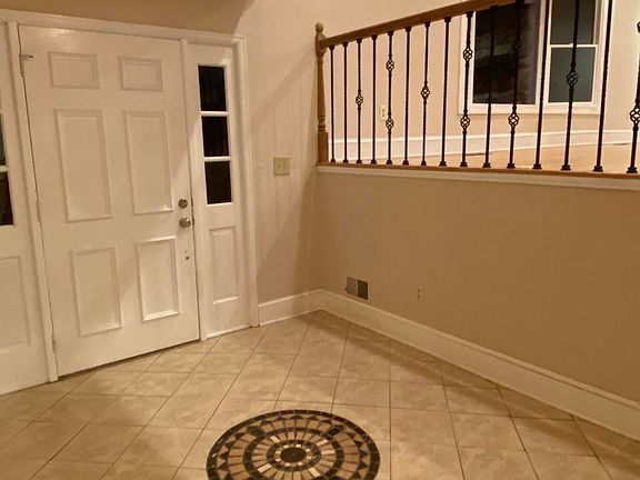 2nd image of 6121 Homewood Cir