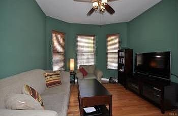 3rd image of 3215 W Altgeld St