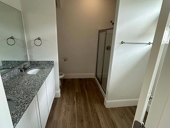 4th image of 156 Oasis Dr