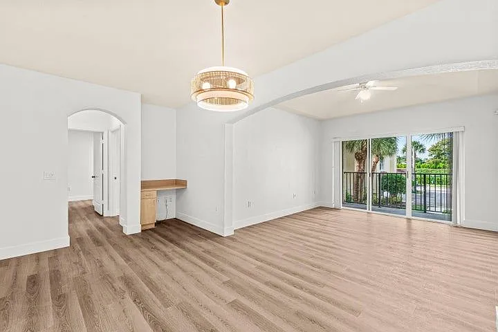 1503 Belmont Pl — Photo 2