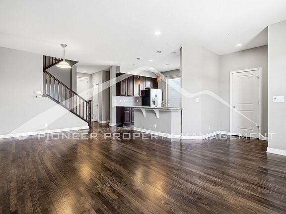 4th image of 11329 Uptown Ave