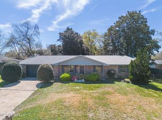 100 Edwards Dr, Gulfport, MS 39503