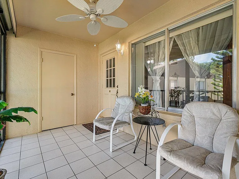 407 Pine Glen Ln #B-1 — Photo 3
