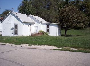 1022 N 8th St, Atchison, KS 66002