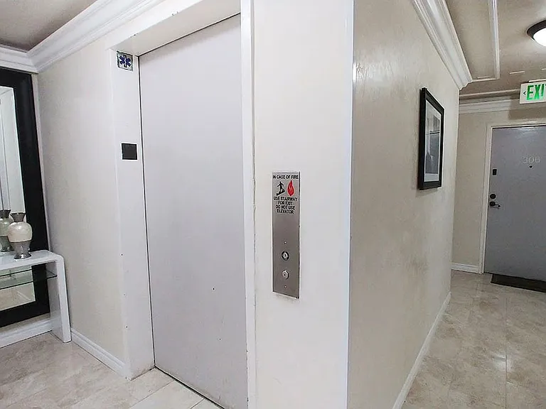 Villa De Adel Apts — Photo 13