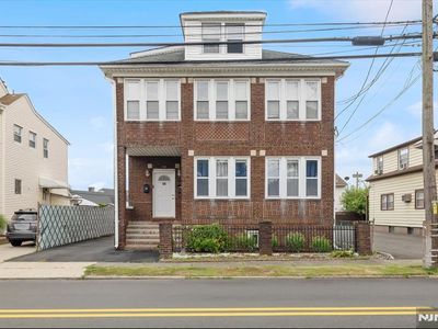 50 Van Riper Ave, Elmwood Park, NJ, 07407