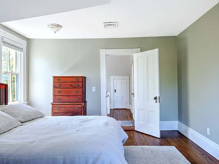 240 Brown St #2 — Photo 28