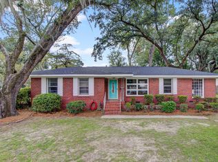 1120 Woodside Dr, Hanahan, SC 29410