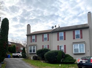 12 Duttonview Dr, Aston, PA 19014