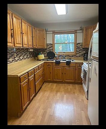 2nd image of 17870 Pineview Dr