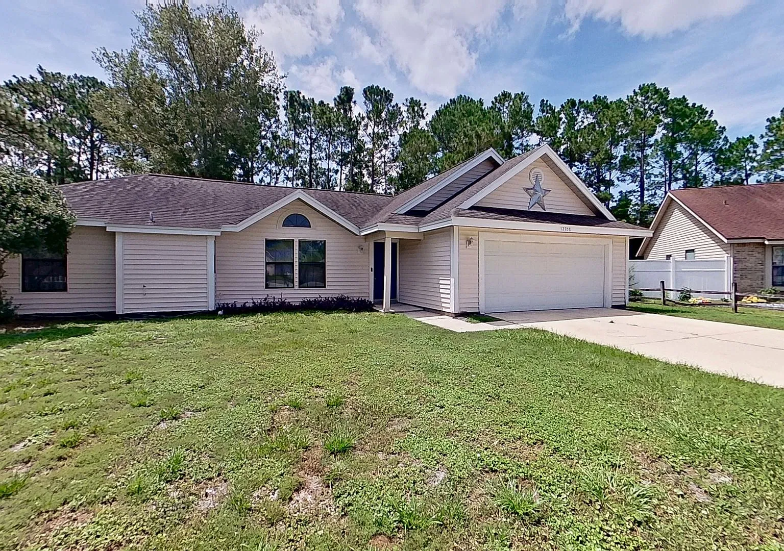 Spacious 4 Bedroom Home in Girvin! — Photo 3