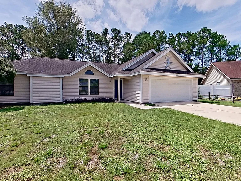 12958 Medford Ln — Photo 3