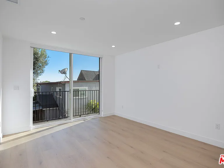 1332 Mohawk St — Photo 7