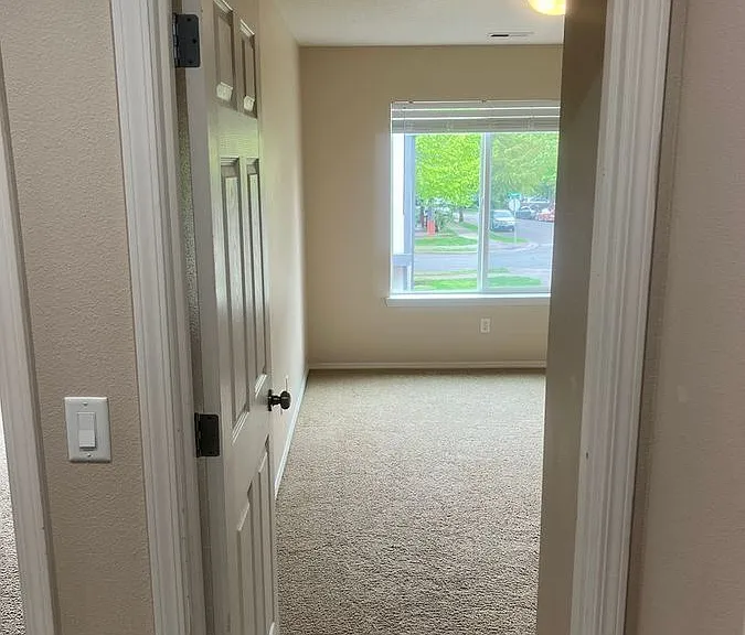 1008 SE Bacarra St — Photo 37