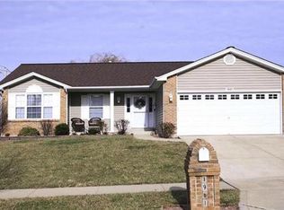 1961 Somerset Manor Dr, Wentzville, MO 63385