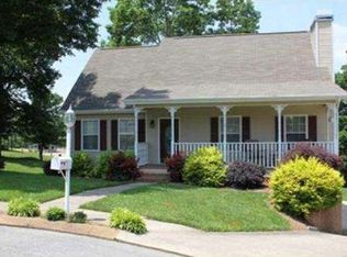 1401 Autumn Breeze Ln, Soddy Daisy, TN 37379