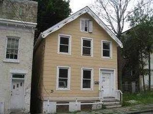 25 Farrington St, Newburgh, NY 12550