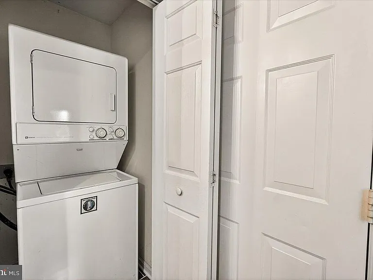 1110 Jousting Way — Photo 24