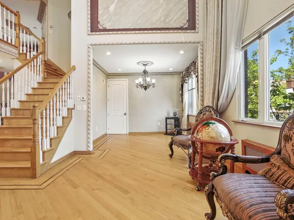 77-16 Kew Forest Lane image 5 of 38