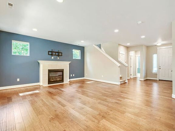 4th image of 1698 SE 12th St