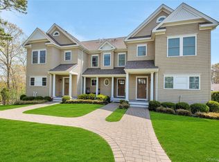 20 Canoe Place Rd Unit 8, Hampton Bays, NY 11946