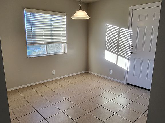 5th image of 278 Woodlake Dr