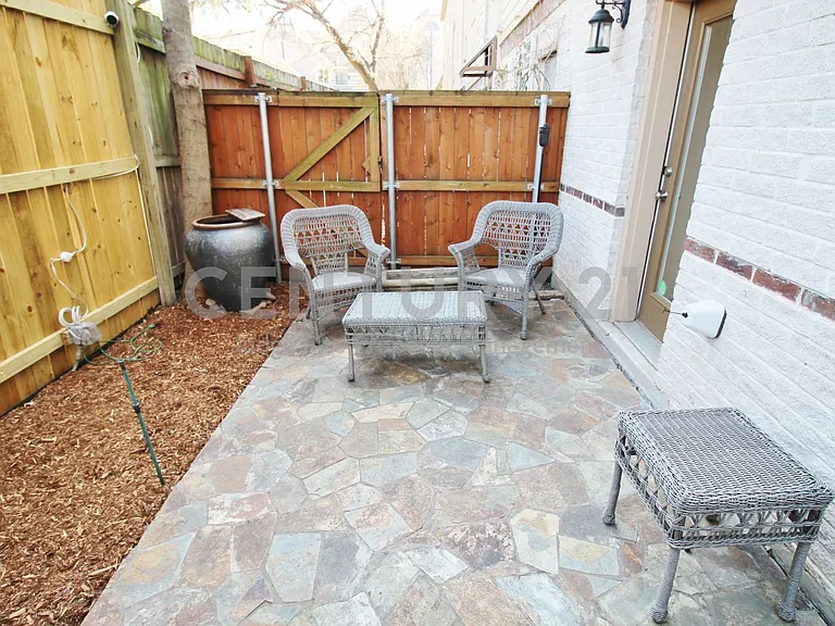 4830 Cedar Springs Rd #13 — Photo 20