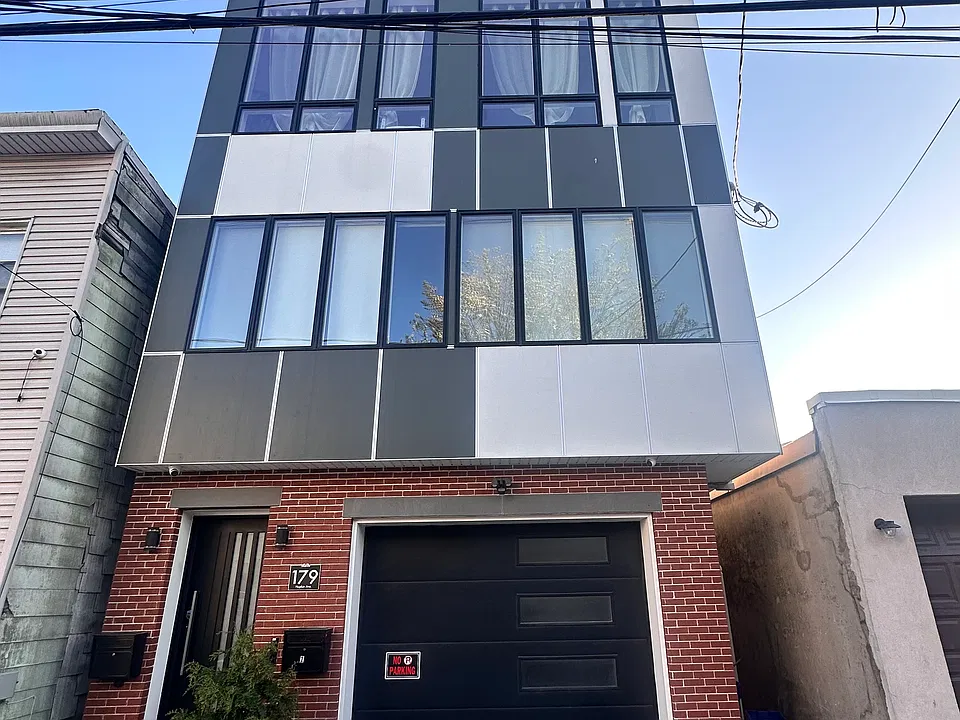 179 Hopkins Ave #2