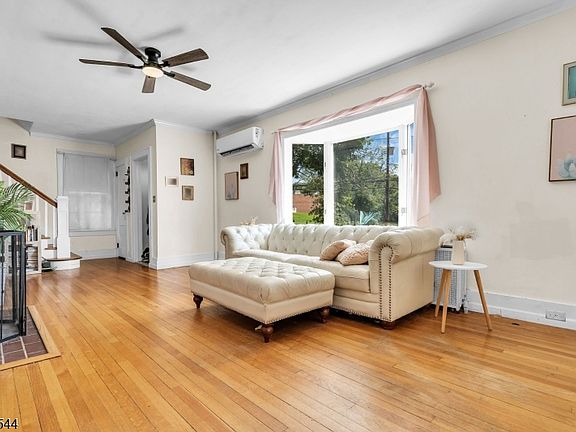 5th image of 37 Fairview Ave