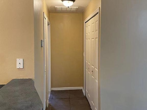 4th image of 301 SE 6th Ter